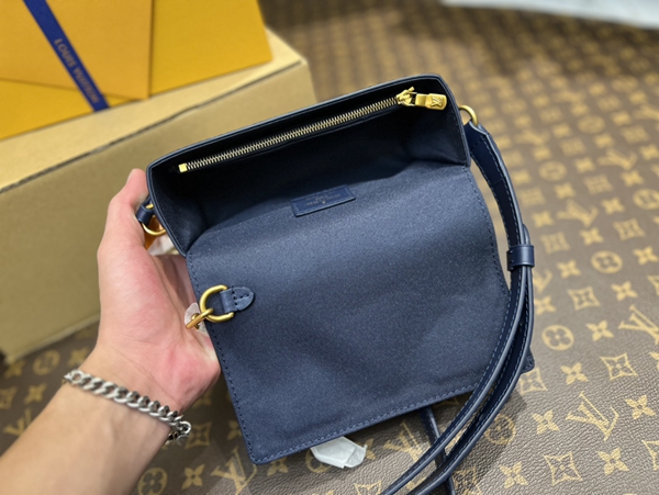 ルイヴィトンバッグ着用イメージ